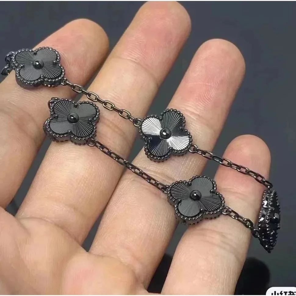 Van Cleef & Arpels Alhambra Black Flower Bracelet