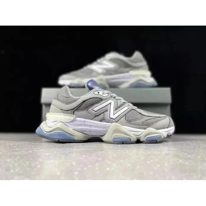 New Balance 900 Grey/White Sneakers