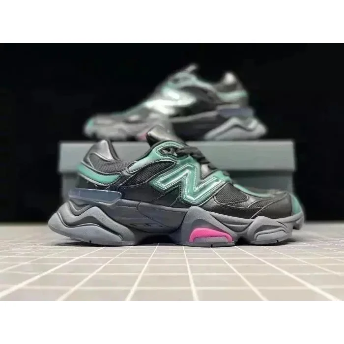 New Balance 900 Black/Turquoise Sneakers