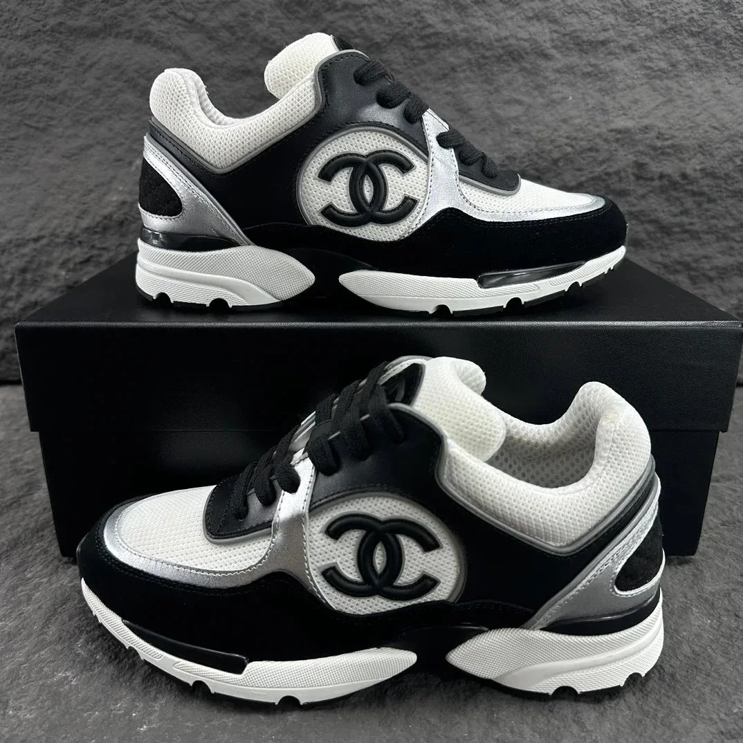 Chanel Runners Black/White Sneakers
