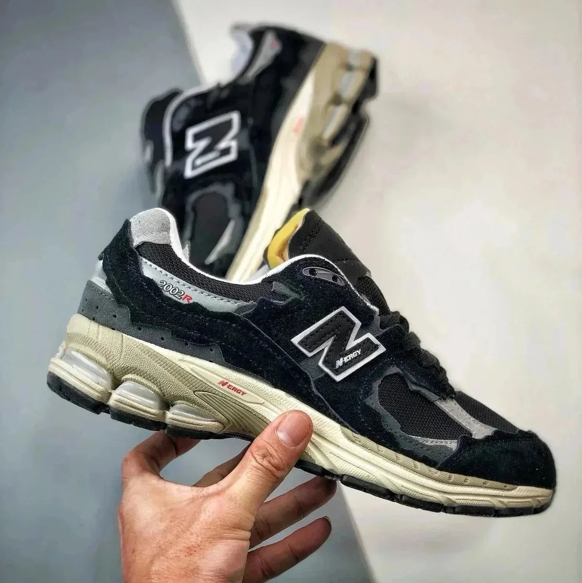 New Balance New Balance 2002R M2002RDJ Black Sneakers Black - 1