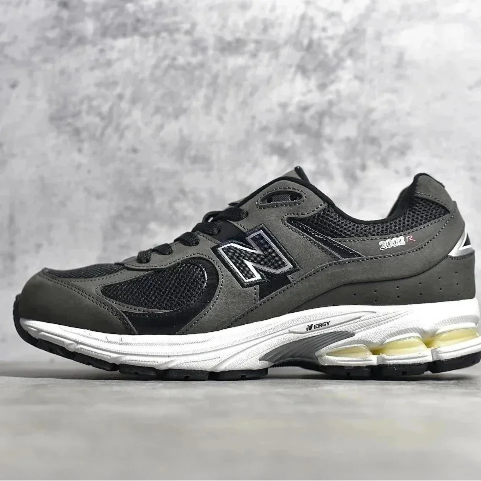 New Balance 2002R ML2002RB Sneakers