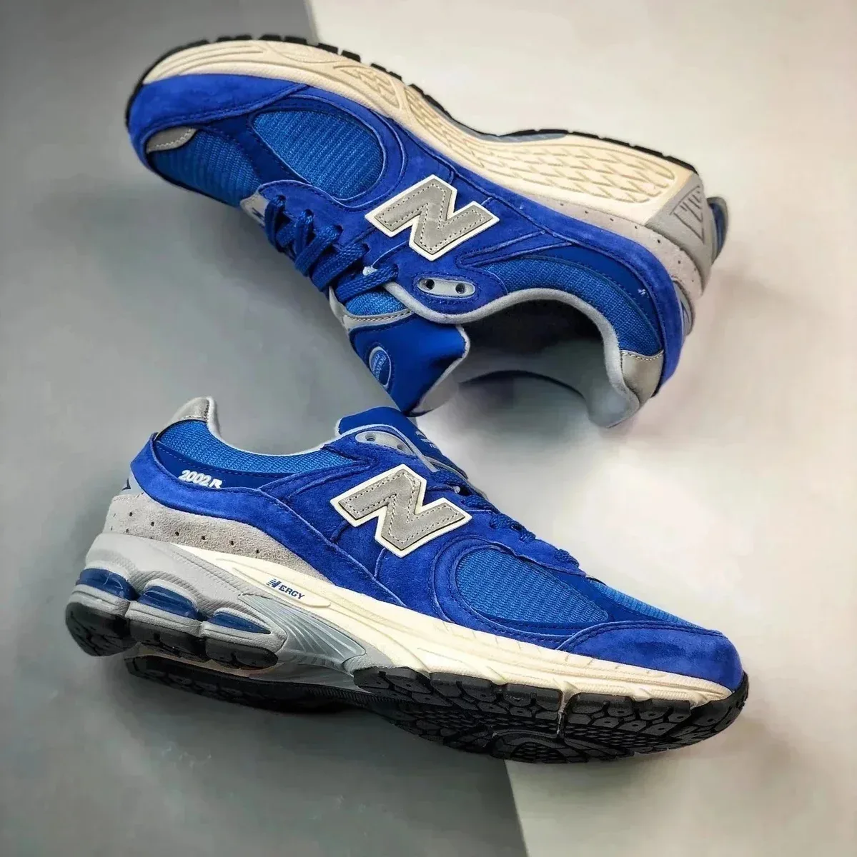 New Balance 2002R M2002RHU Sneakers