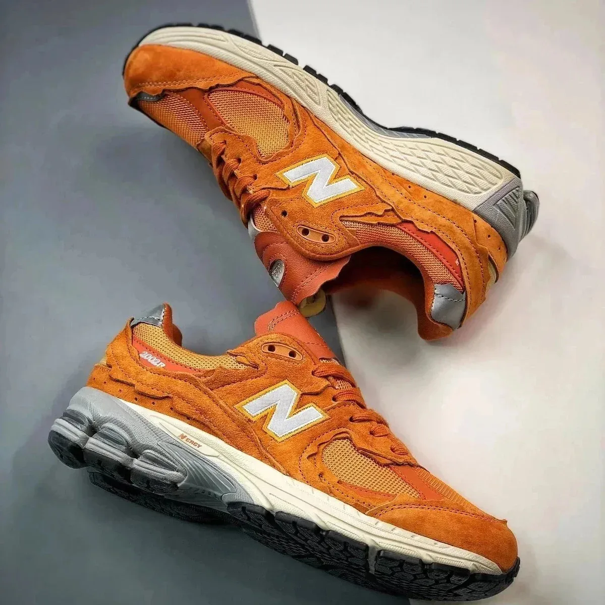 New Balance 900 2002R M2002RDE Sneakers