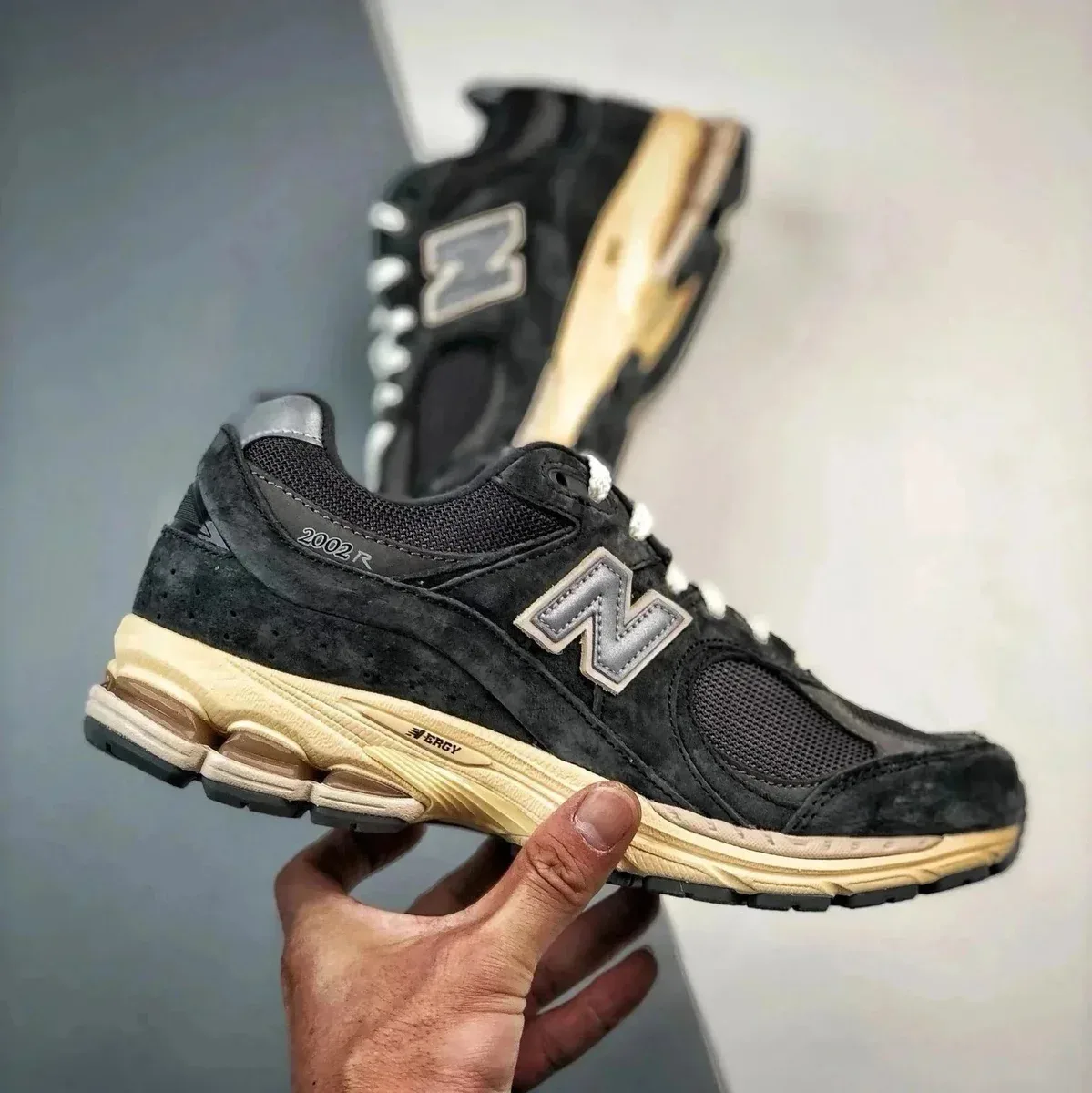 New Balance 2002R M2002RHO Sneakers