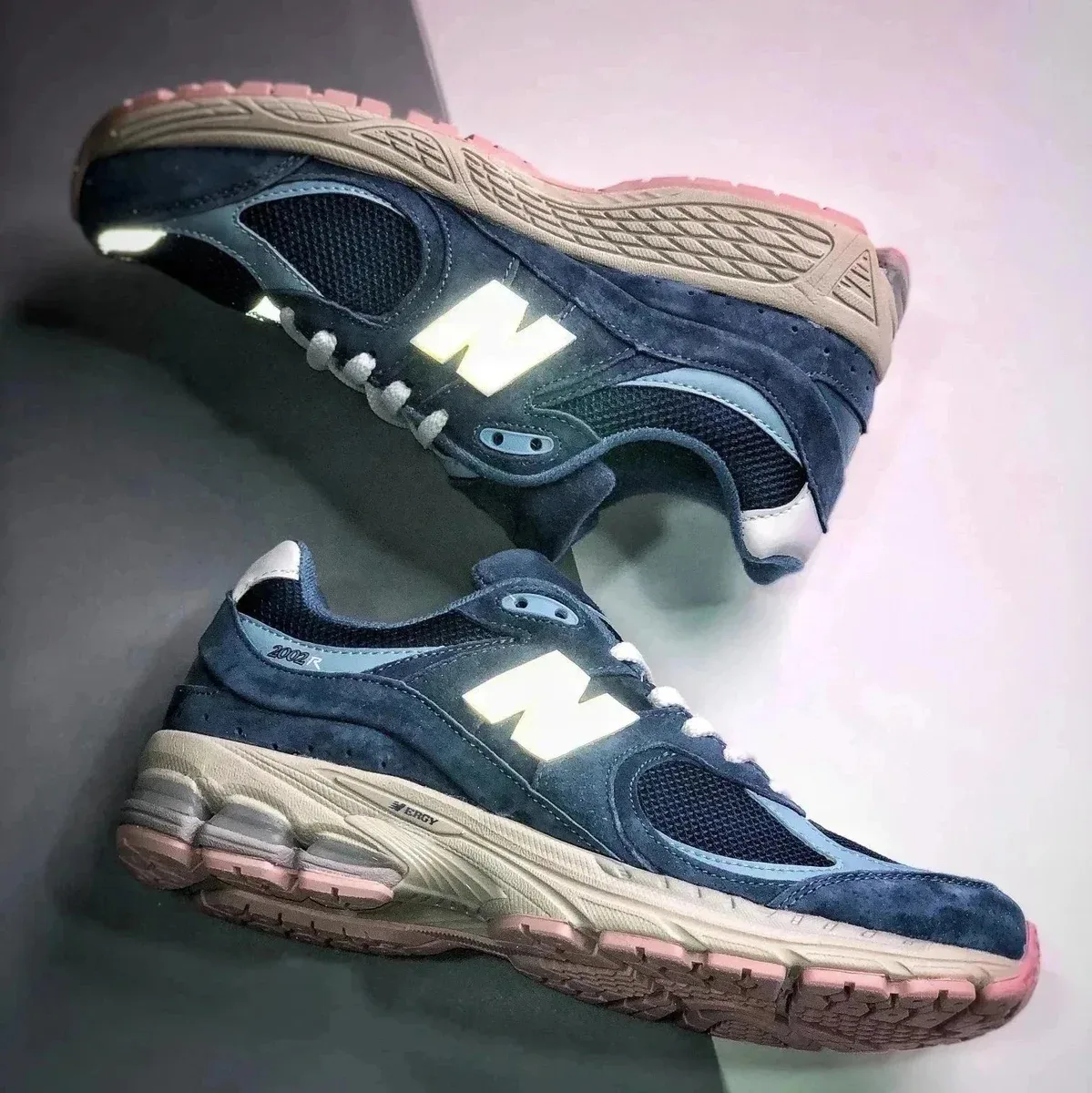 New Balance 2002R M2002RHC Sneakers