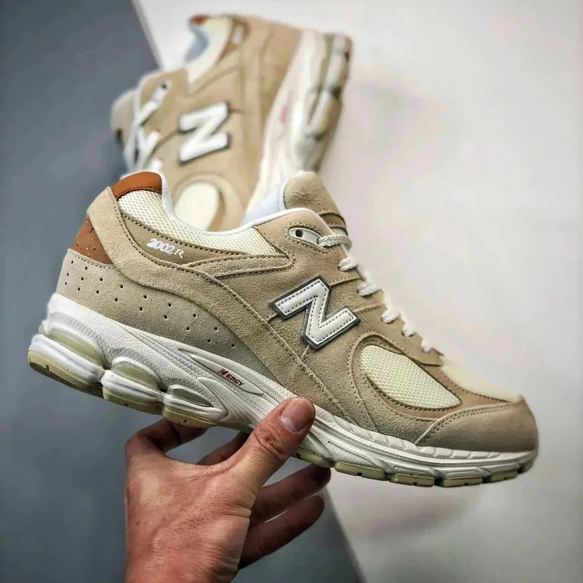 New Balance 2002R M2002RSC Beige Sneakers