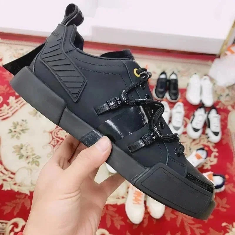 Unisex洋红色Sneakers
