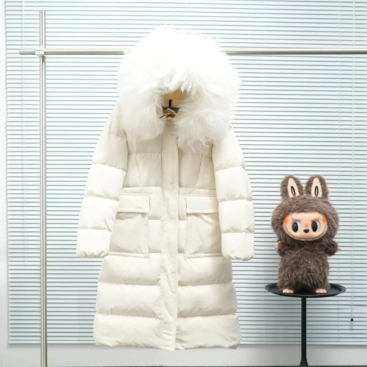 M0NCIe Long-length Zipper White Parka