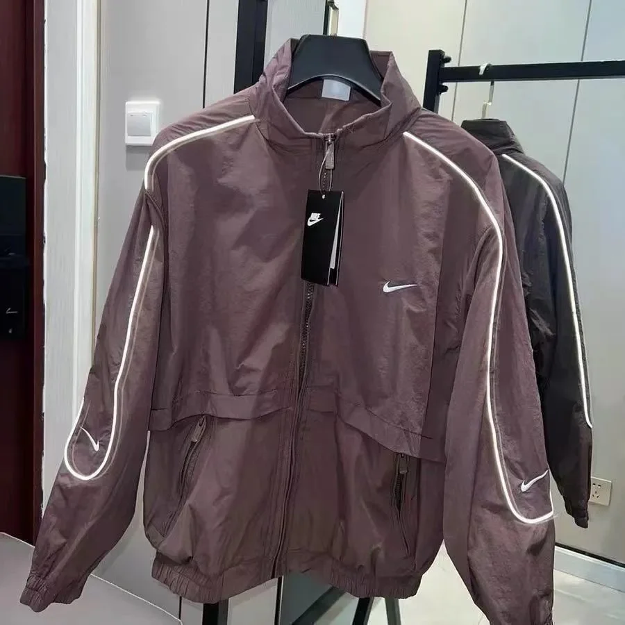 Nike拼接棕色连帽夹克