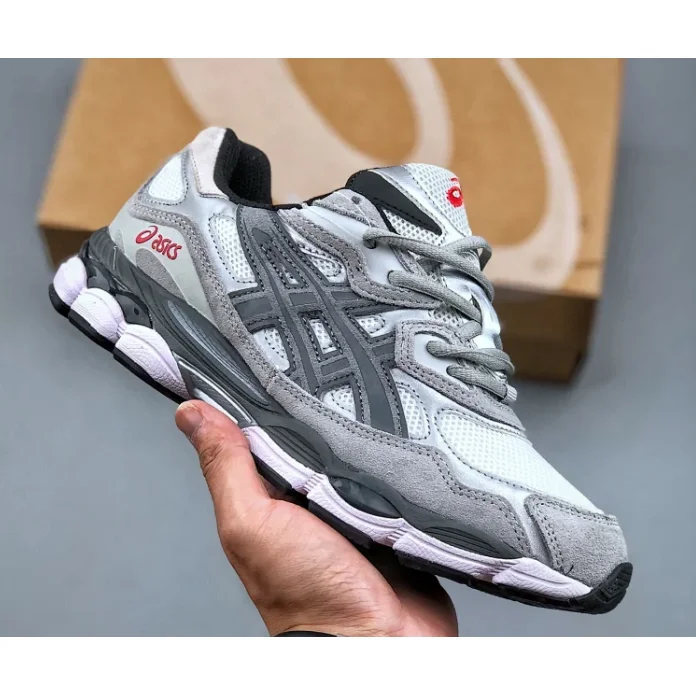 ASICS Gel-Nimbus 24 Sail/Black Sneakers