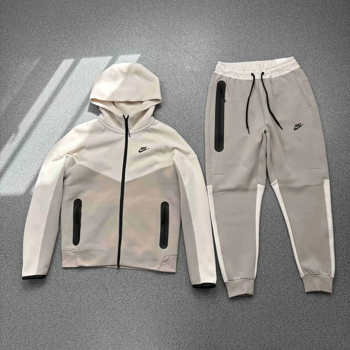 Nike Tech Fleece Beige & White Tracksuit Set