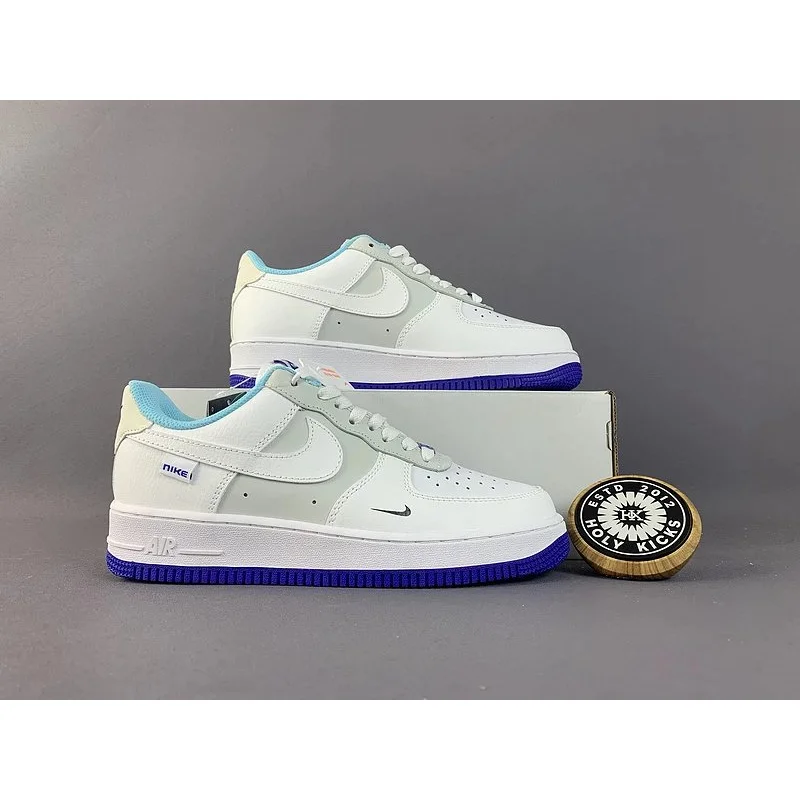 Nike Air Force 1 Sail/University Red Sneakers