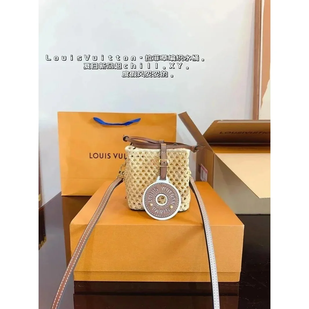 Louis Vuitton Tabi拉菲草编织水桶包
