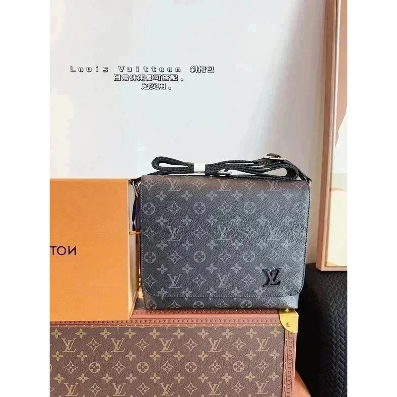 Louis Vuitton Neverfull Monogram Shoulder Bag