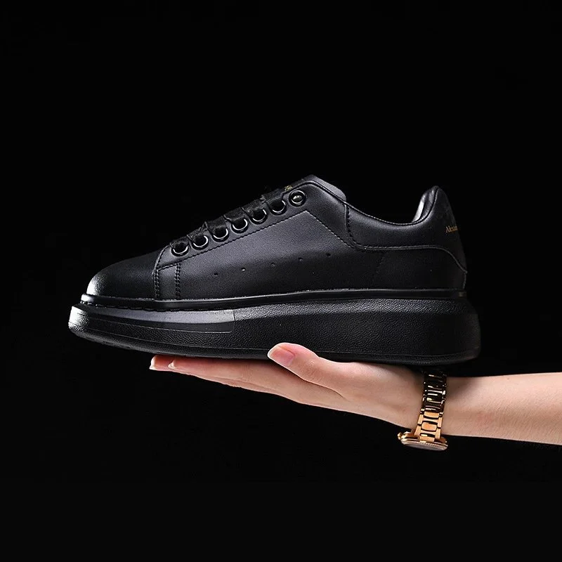 Alexander McQueen Alexander McQueen McQueen Oversized MQ-全黑 Sneakers Black - 1