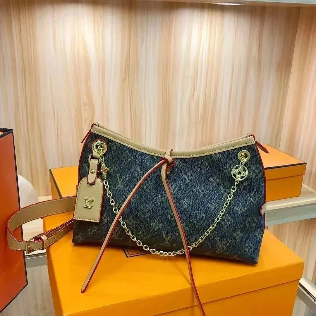 Louis Vuitton Neverfull Monogram Canvas Shoulder Bag