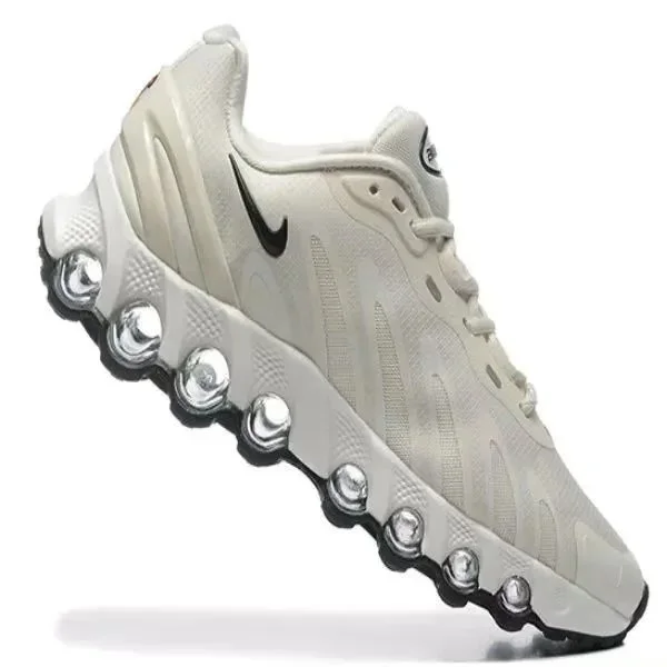 Nike Nike Shox R4 White/Black Sneakers White - 1