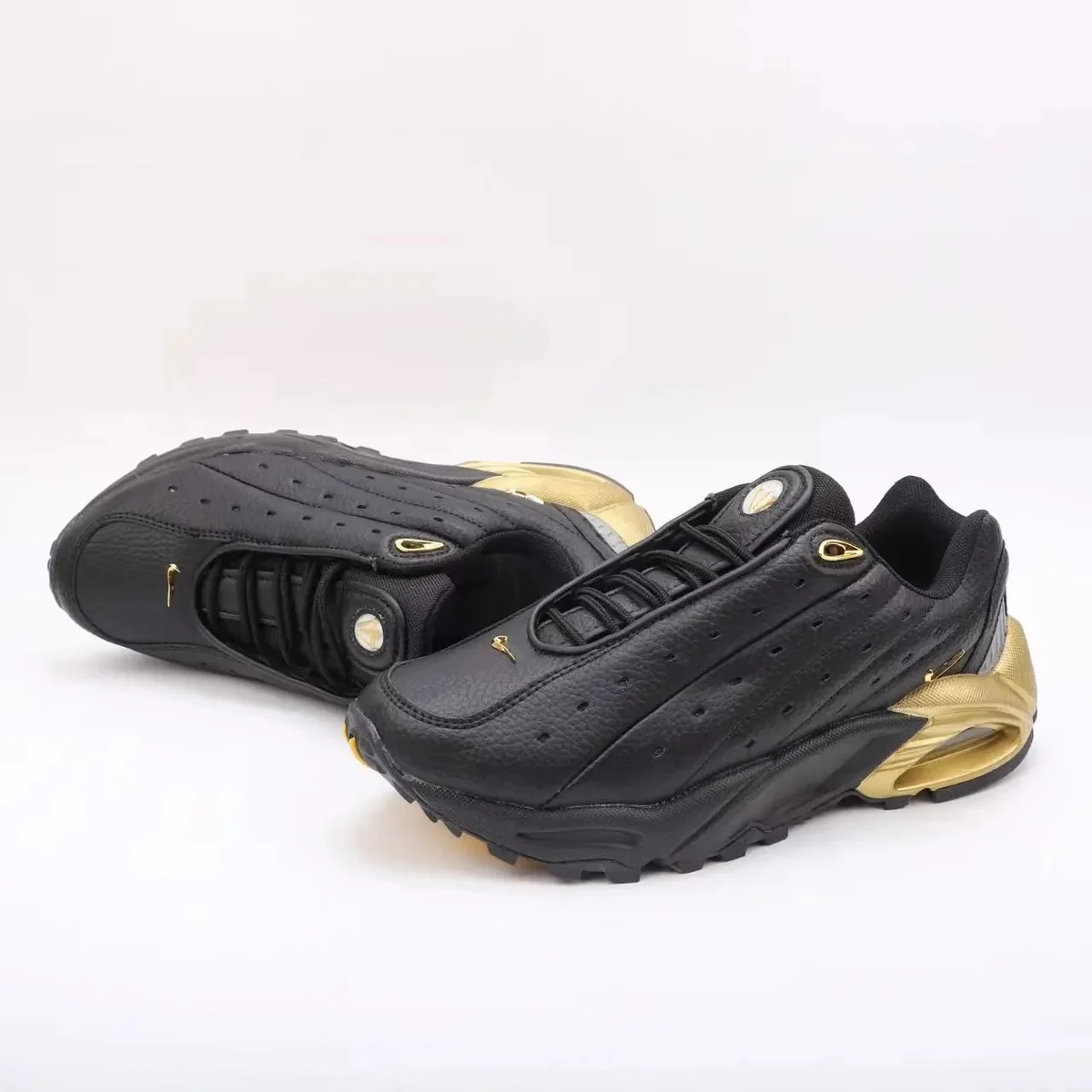 Nike Air Max 26 Black/Gold Sneakers