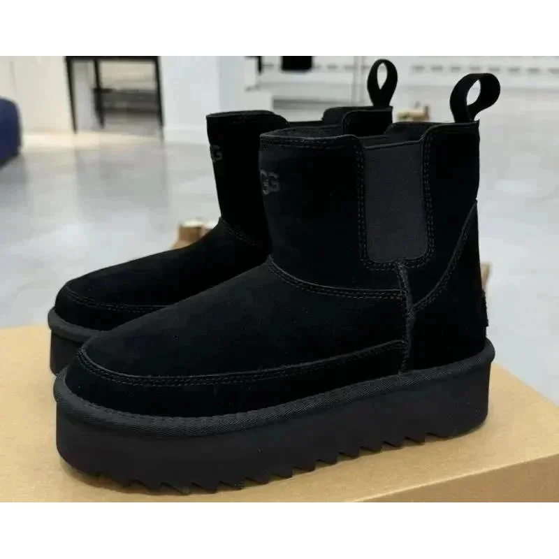 UGG Classic Short Chelsea Black Boots