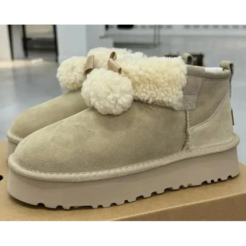 UGG Classic Short厚底前毛球 菜籽色 Boots