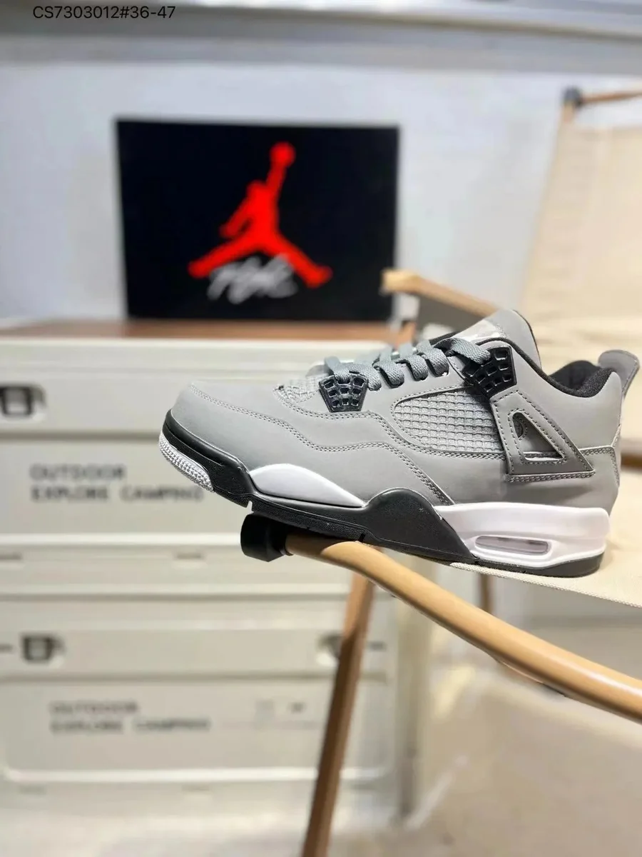 Air Jordan Air Jordan 4 Wings Grey/Black Sneakers