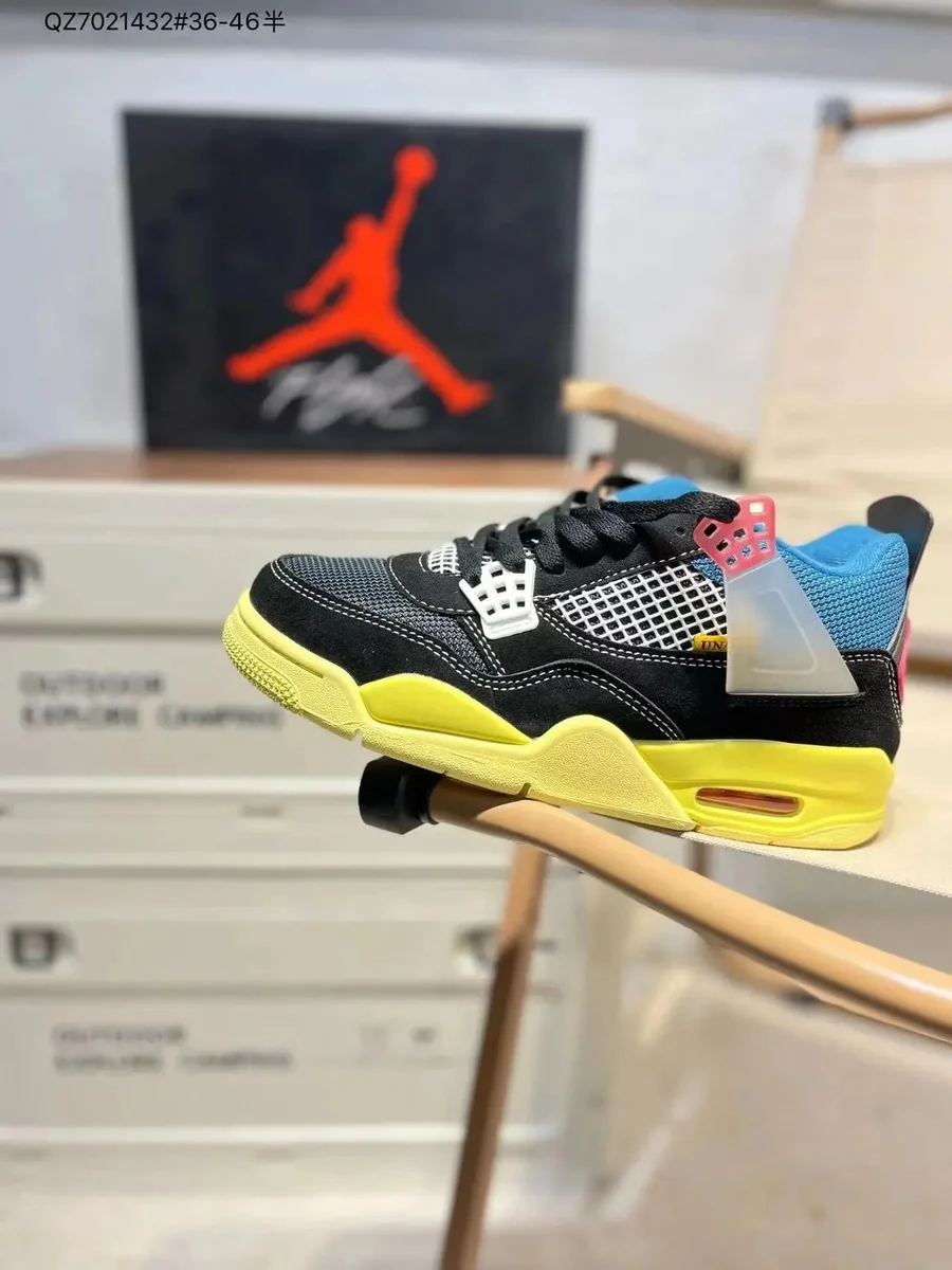 Air Jordan Air Jordan 4 Woven Shorts Black/Yellow Sneakers