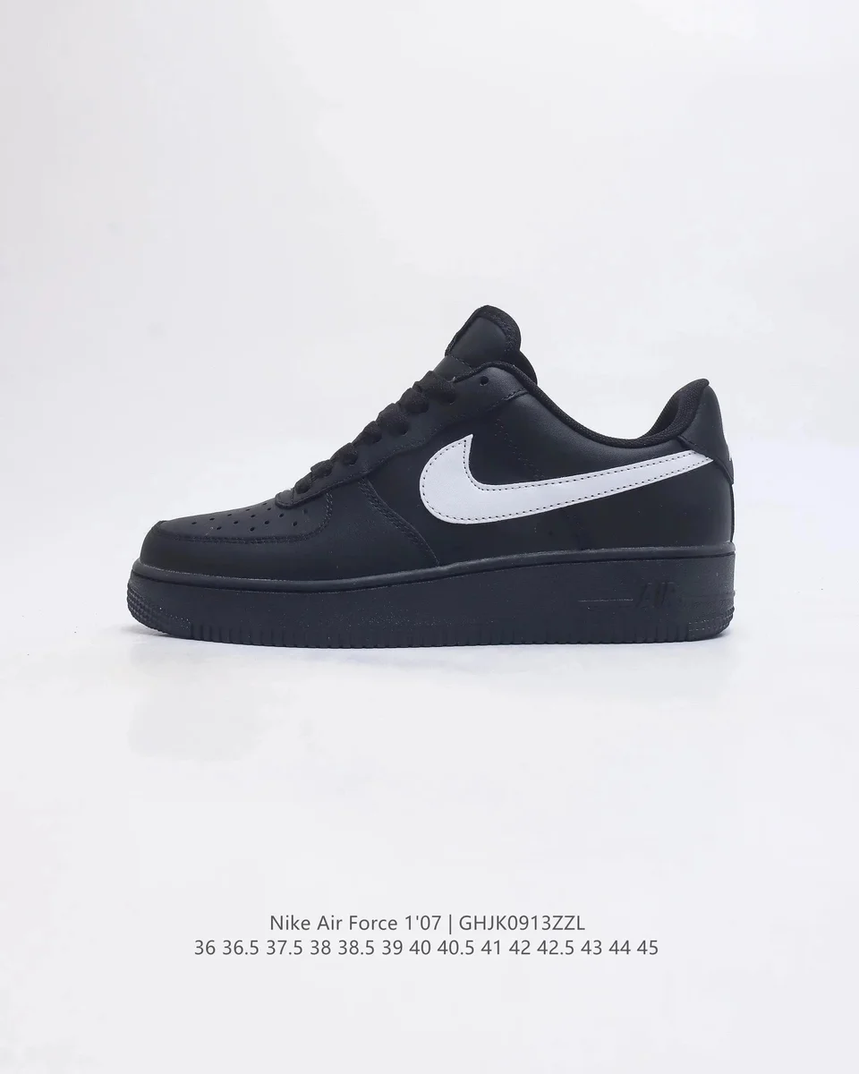 Nike Air Force 1 '07 Triple Black Sneakers