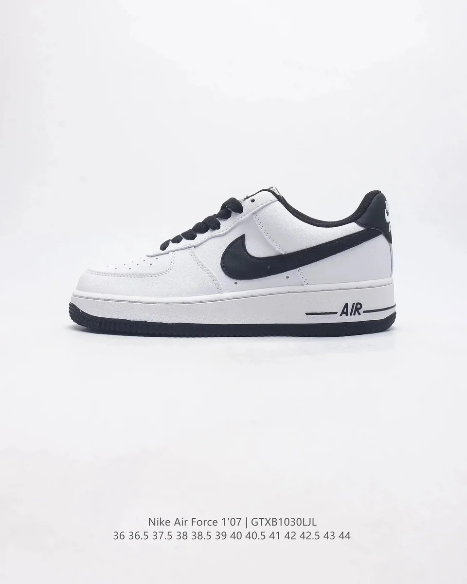 Nike Air Force 1 '07 White/Black Sneakers