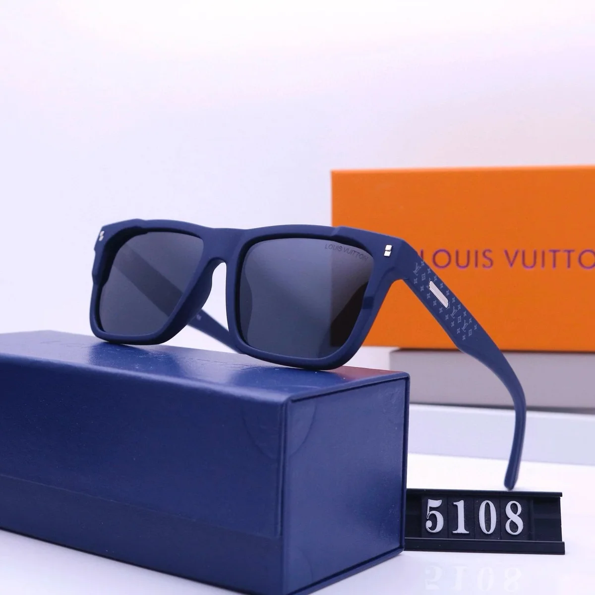 Louis Vuitton Tabi Blue Polarized Sunglasses