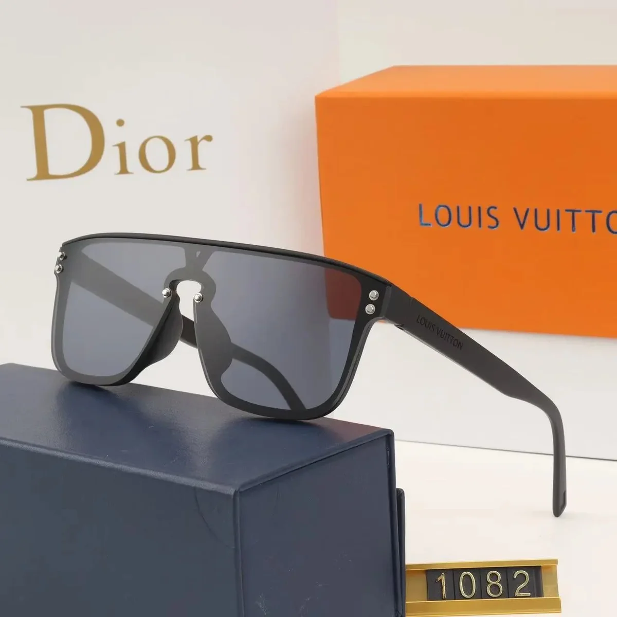 Louis Vuitton Black Frame Grey Lens Sunglasses