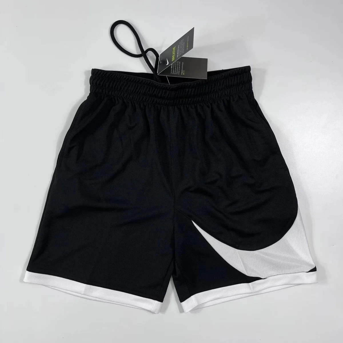 Nike Air Max 18 Black/White Shorts