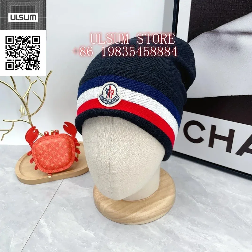 Moncler Classic Beanie Black Red White
