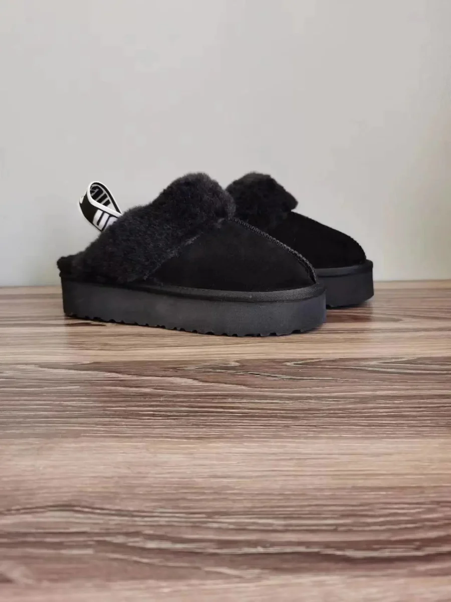 UGG Classic Short Black Slippers