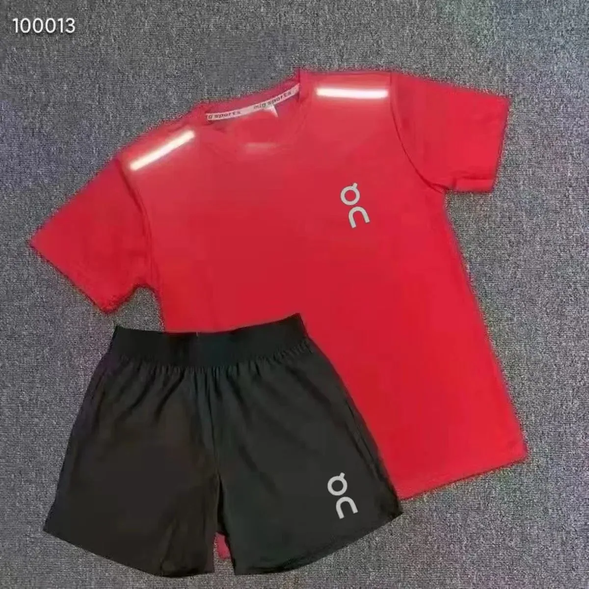 On Red & Black Set T-Shirt & Shorts