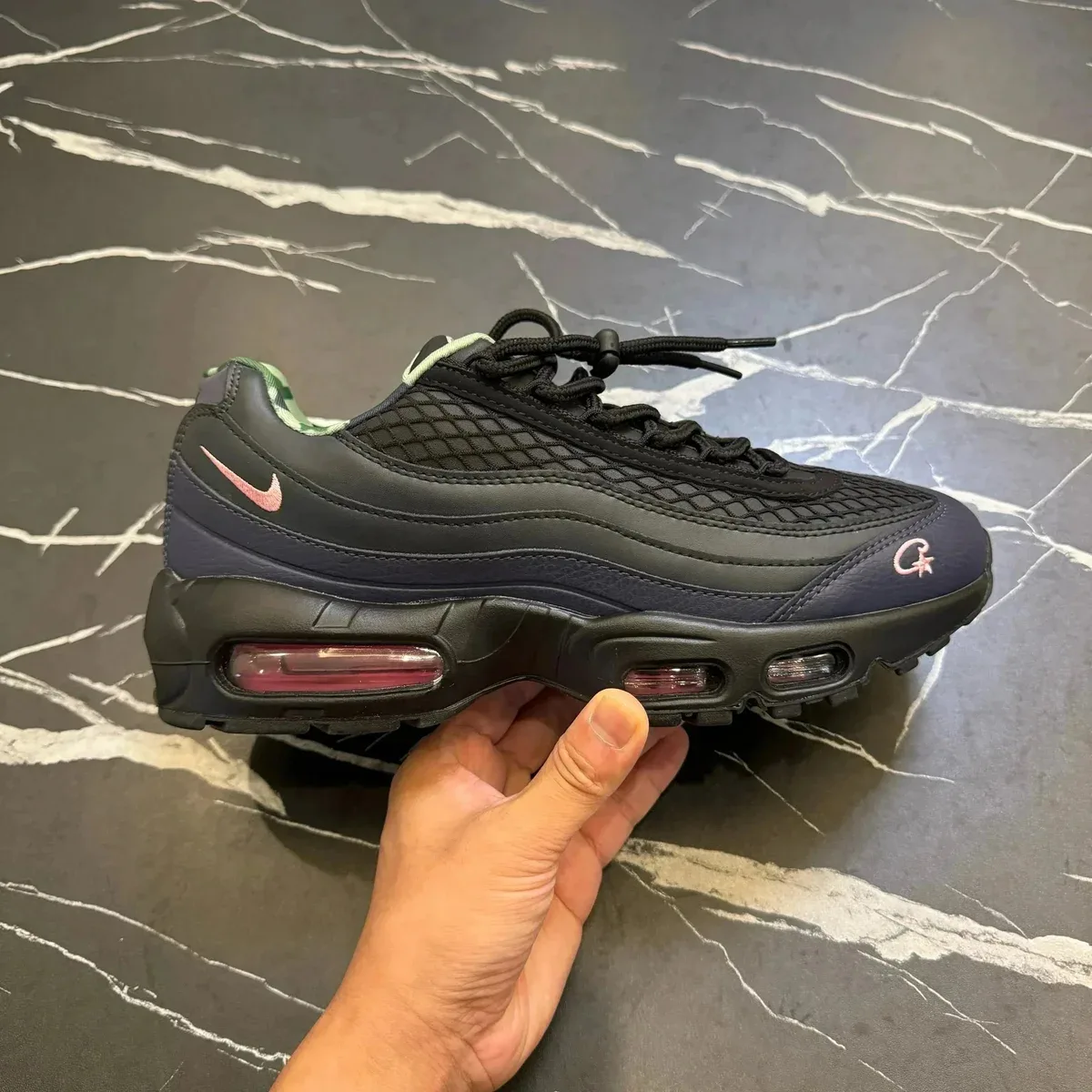 Nike Air Max 95 Triple Black/University Red Sneakers