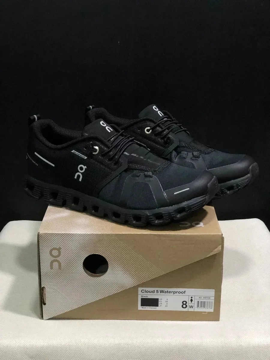 On Running Cloud 5 Waterproof Black Sneakers