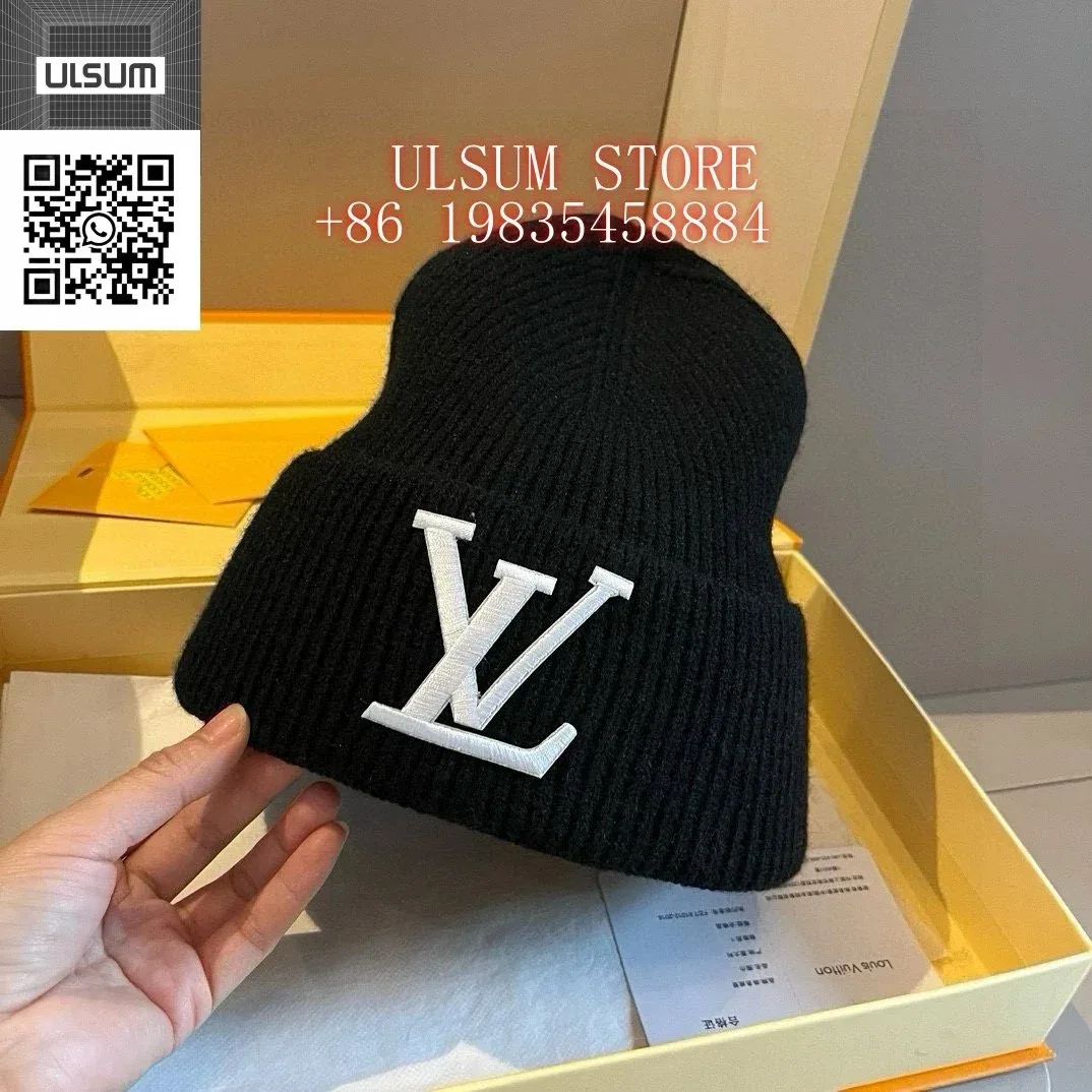 Louis Vuitton Tabi LV Logo Beanie Black