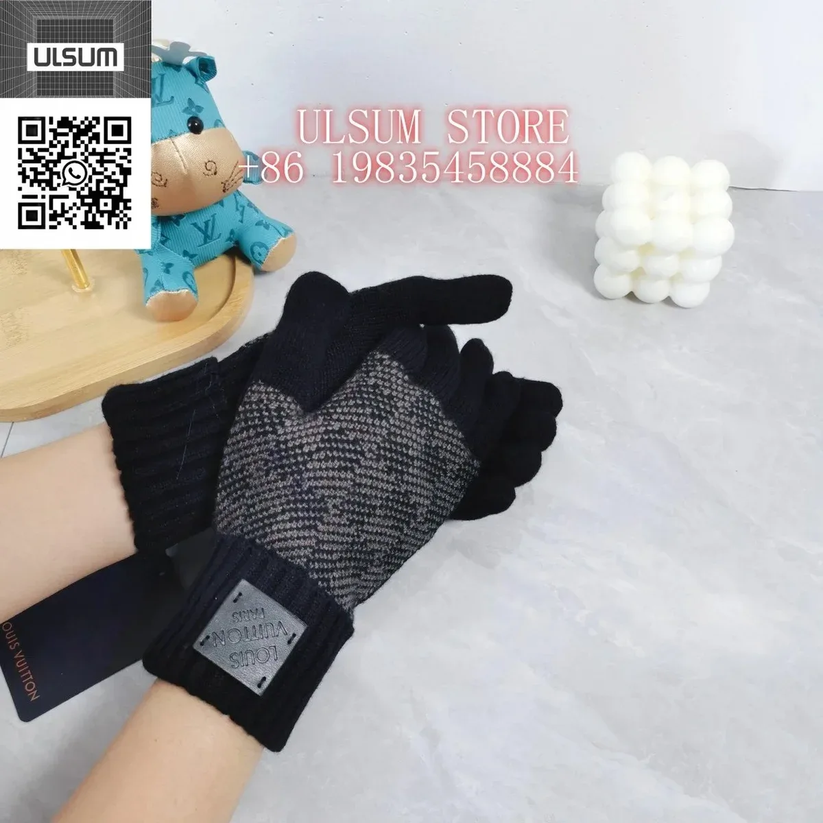 Louis Vuitton Tabi Black & Grey Gloves