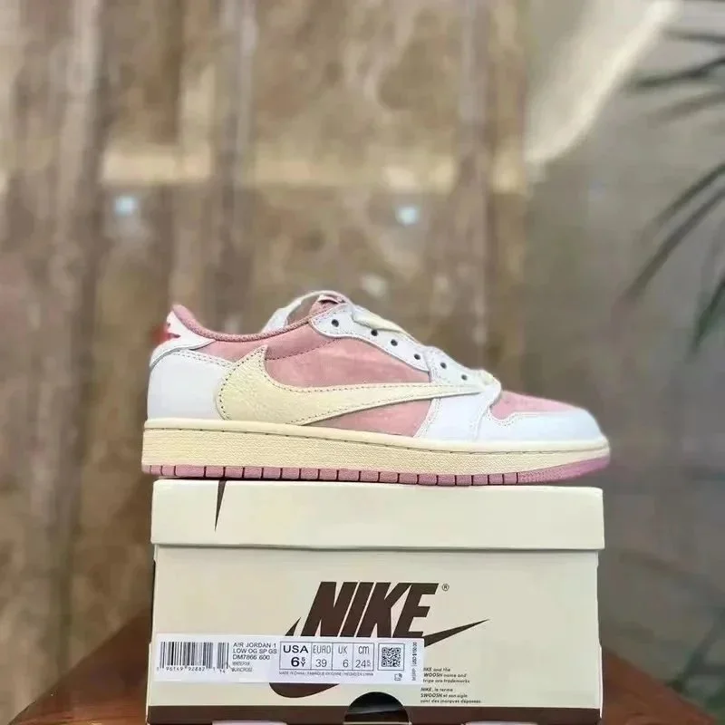 Nike Air Jordan 1 Low Pink Sail Sneakers