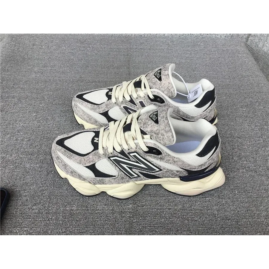 New Balance 900 Fresh Foam Grey/Black Sneakers