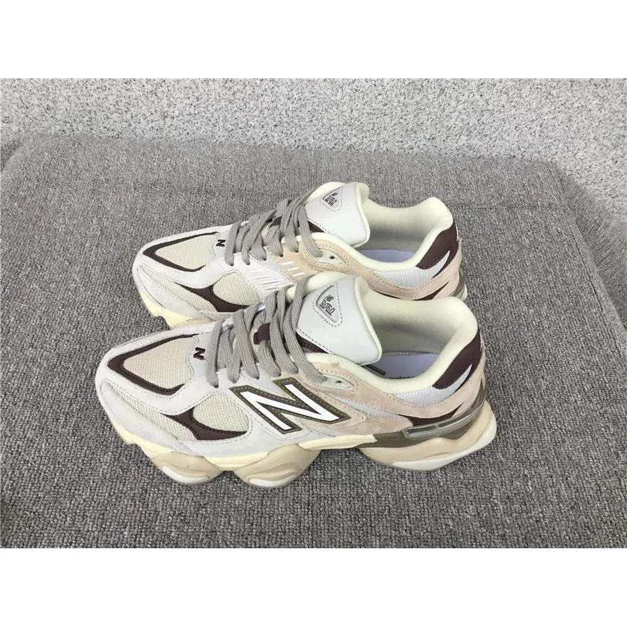 New Balance 900 Fresh Foam Beige/White Sneakers