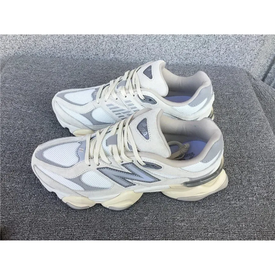 New Balance 900 Fresh Foam White/Grey Sneakers