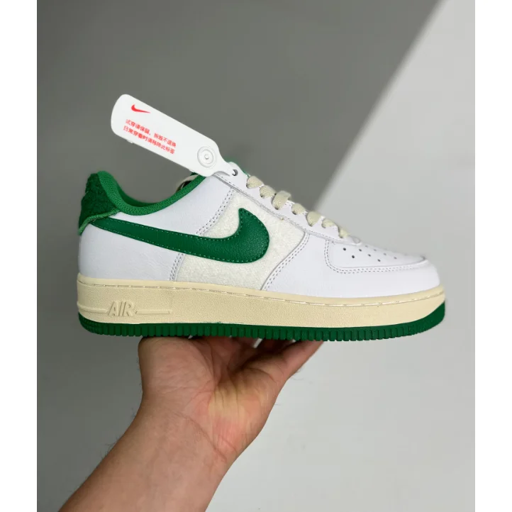Nike Air Force 1 White/Green Sneakers