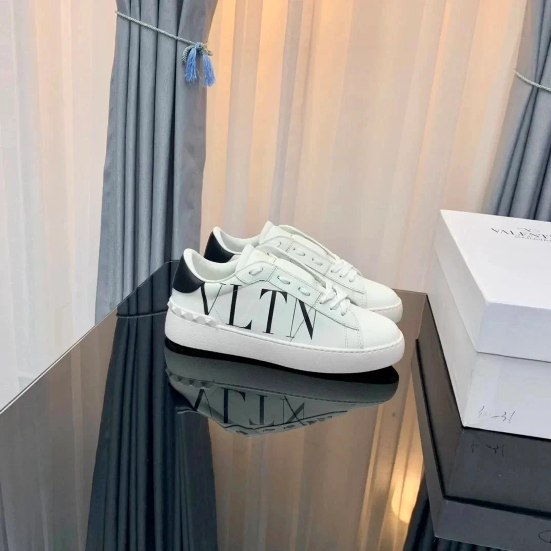 Valentino Rockstud VLTN White Leather Sneakers