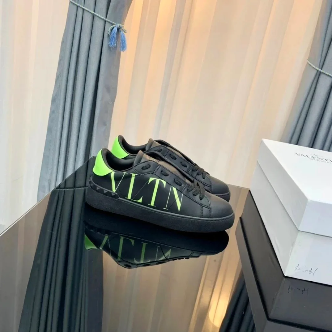 Valentino Rockstud VLTN Black Green Sneakers
