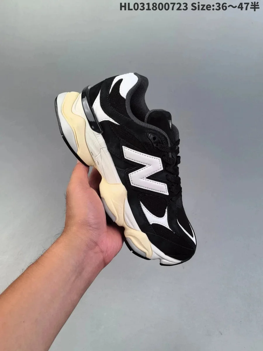 New Balance 900 Fresh Foam Black/White Sneakers