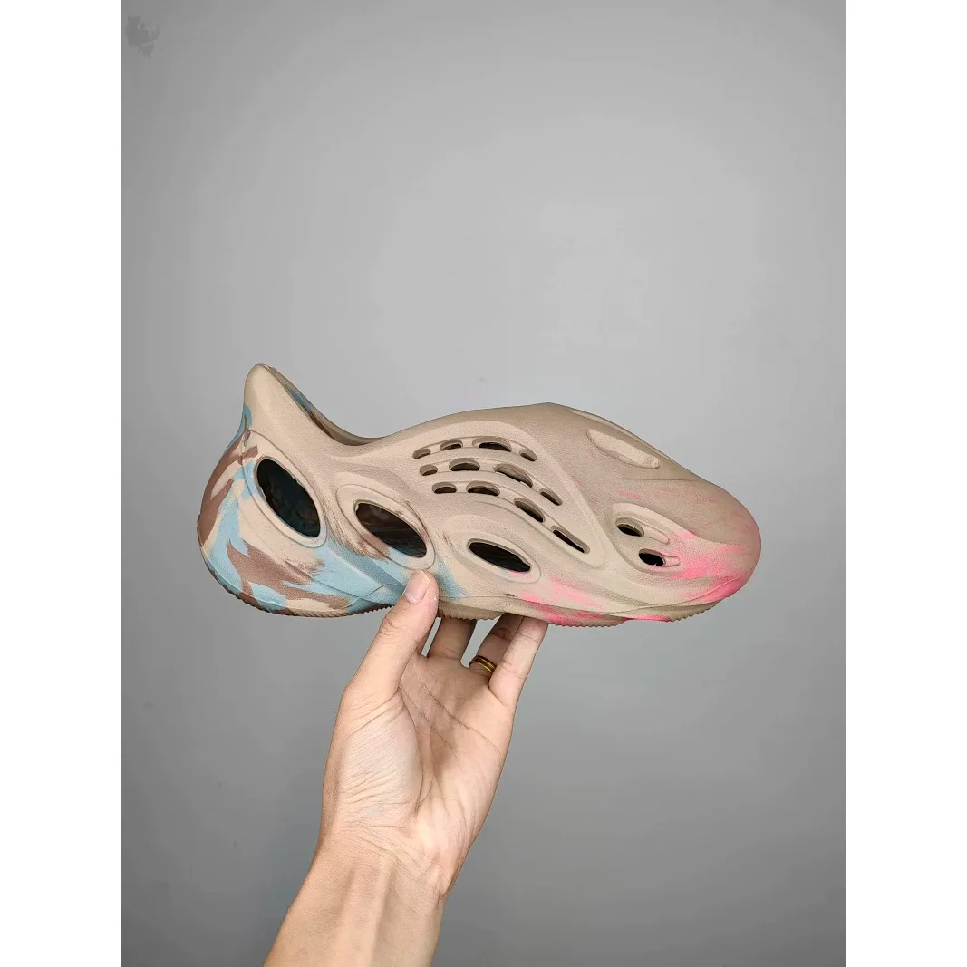 Yeezy 700 Oziris Beige/Blue/Pink Sneakers