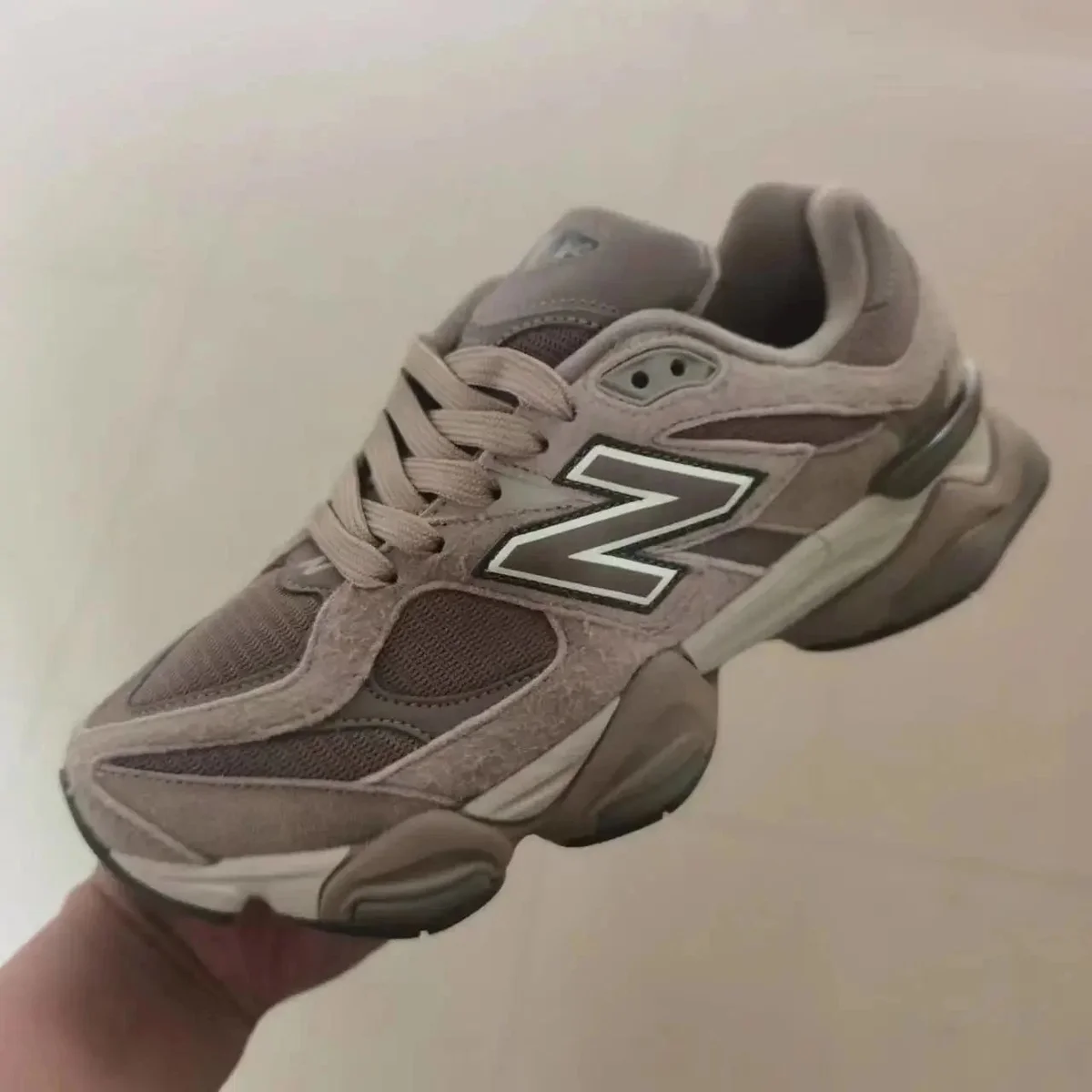 New Balance 900 Fresh Foam Beige Sneakers