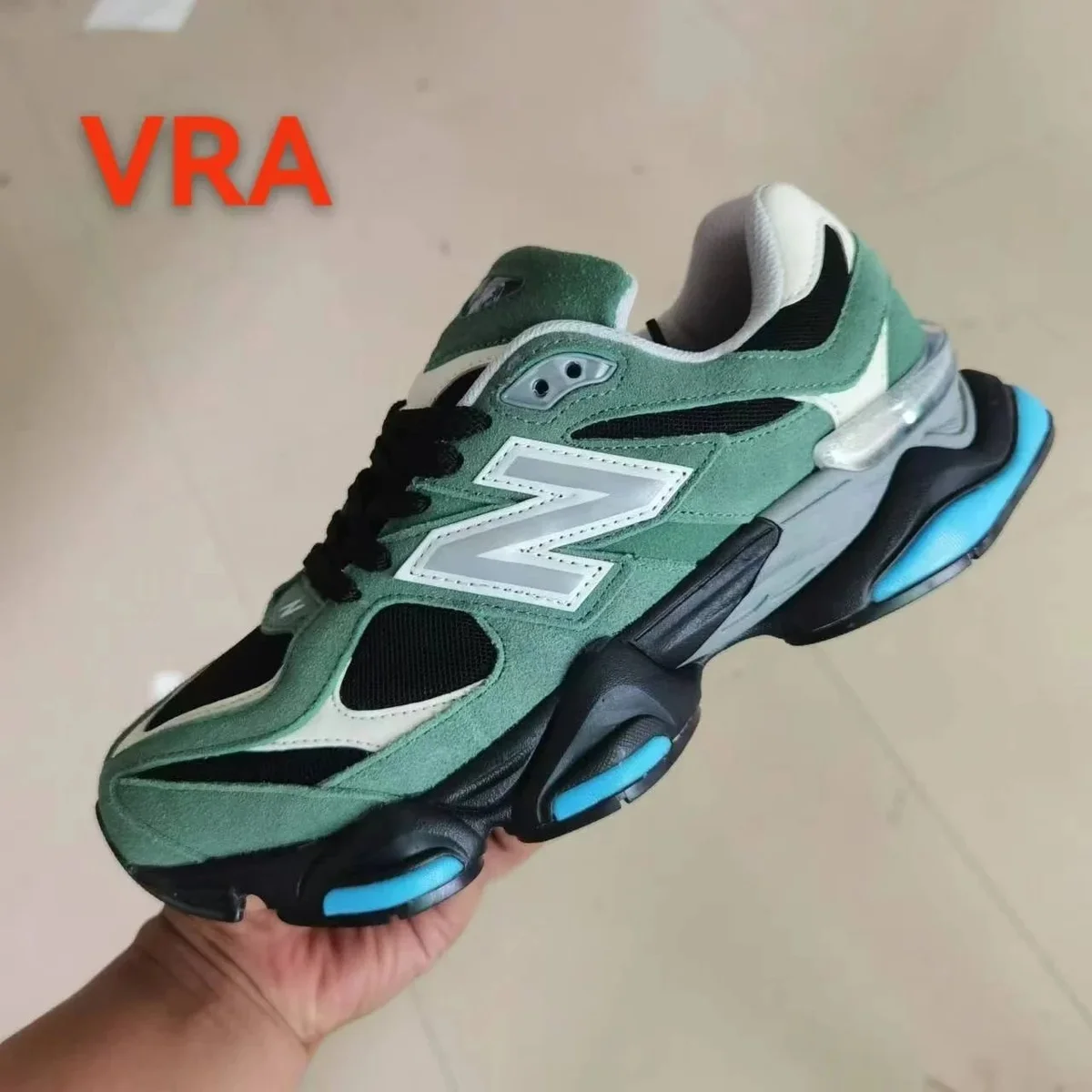 New Balance 900 VRA Green/Blue Sneakers